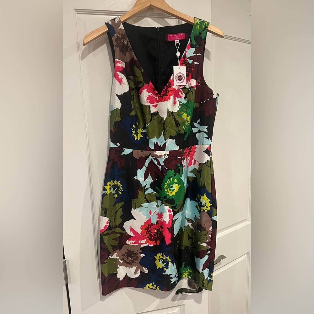 TrinaTurk Any Floral sleeveless V Neck. Never Worn. Size 6.